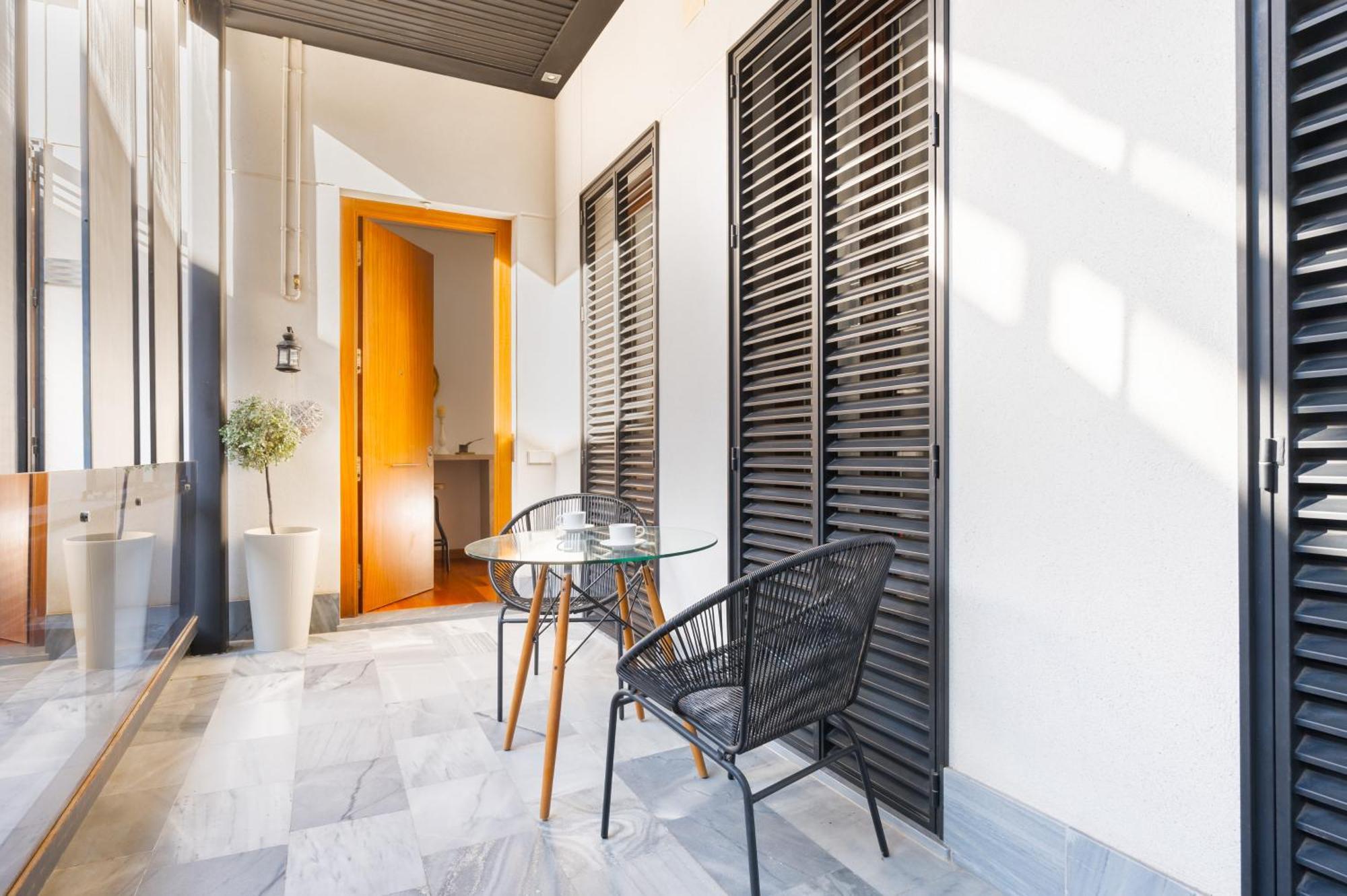 Attic With Terrace- 1Bd 1Bth- Corral Del Rey Daire Sevilla Dış mekan fotoğraf